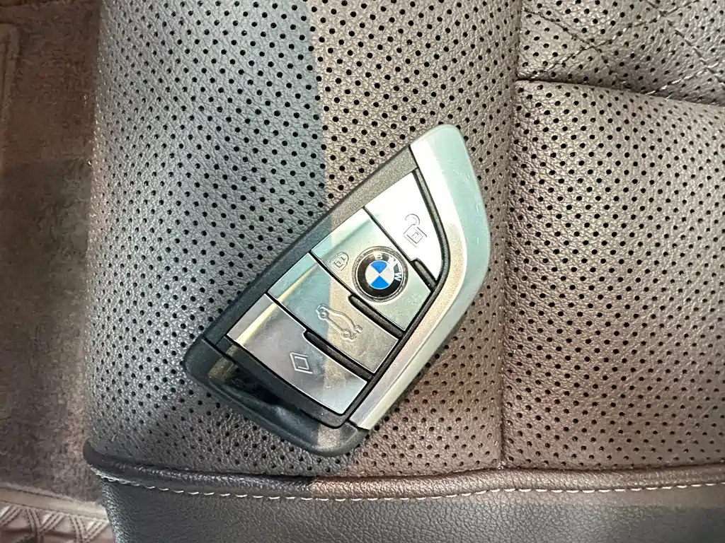 BMW 5 Series 2024 — фото 18