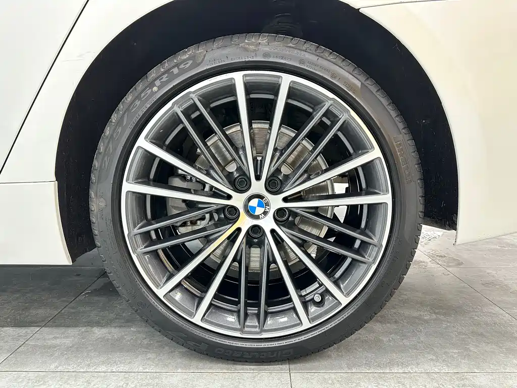 BMW 5 Series 2024 — фото 12