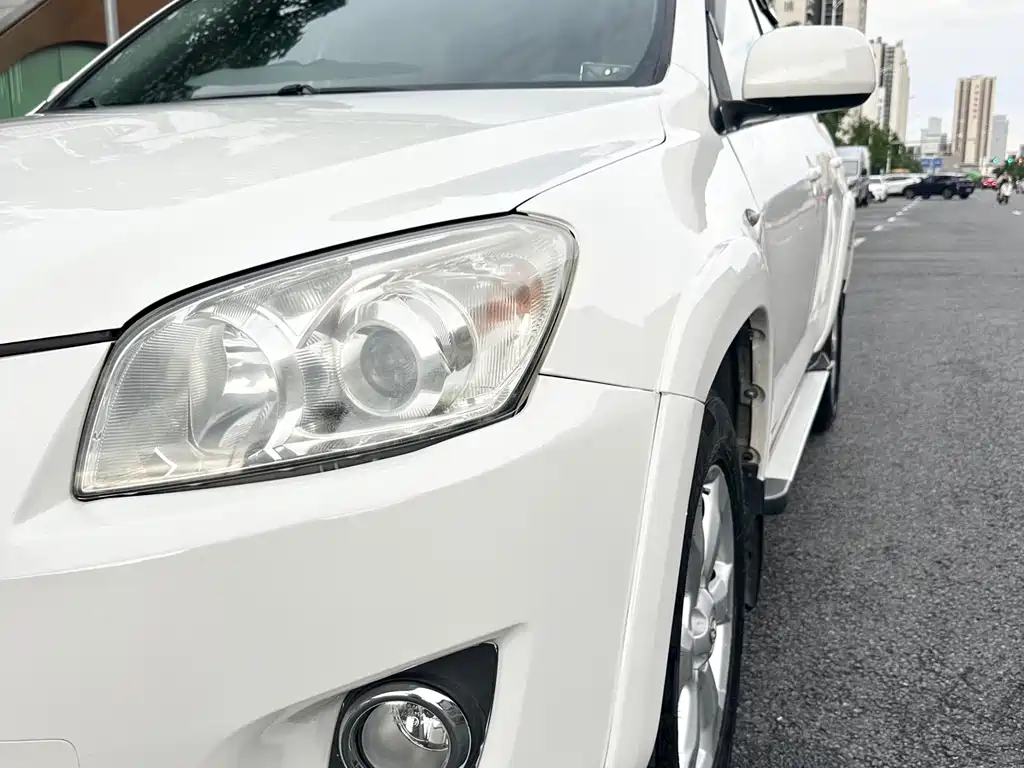 Toyota RAV4 2009 — фото 15