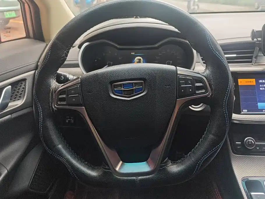 Geely Emgrand GS 2017 — фото 15