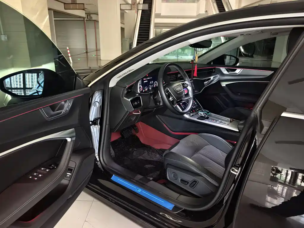 Audi A7L 2025