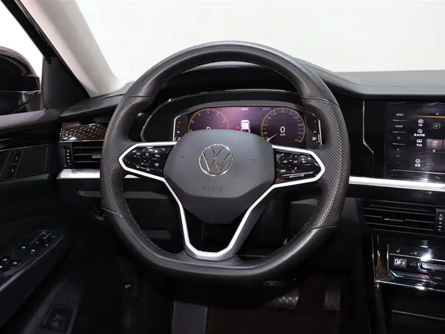 Volkswagen Passat 2023 — фото 13