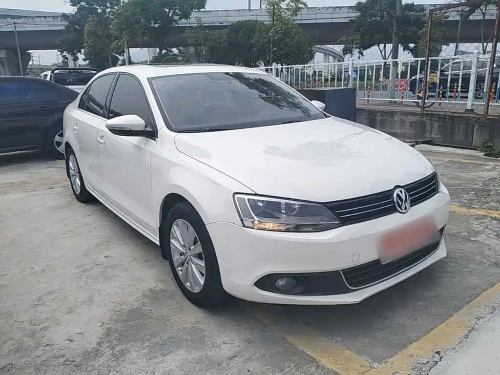 Volkswagen Sagitar 2014