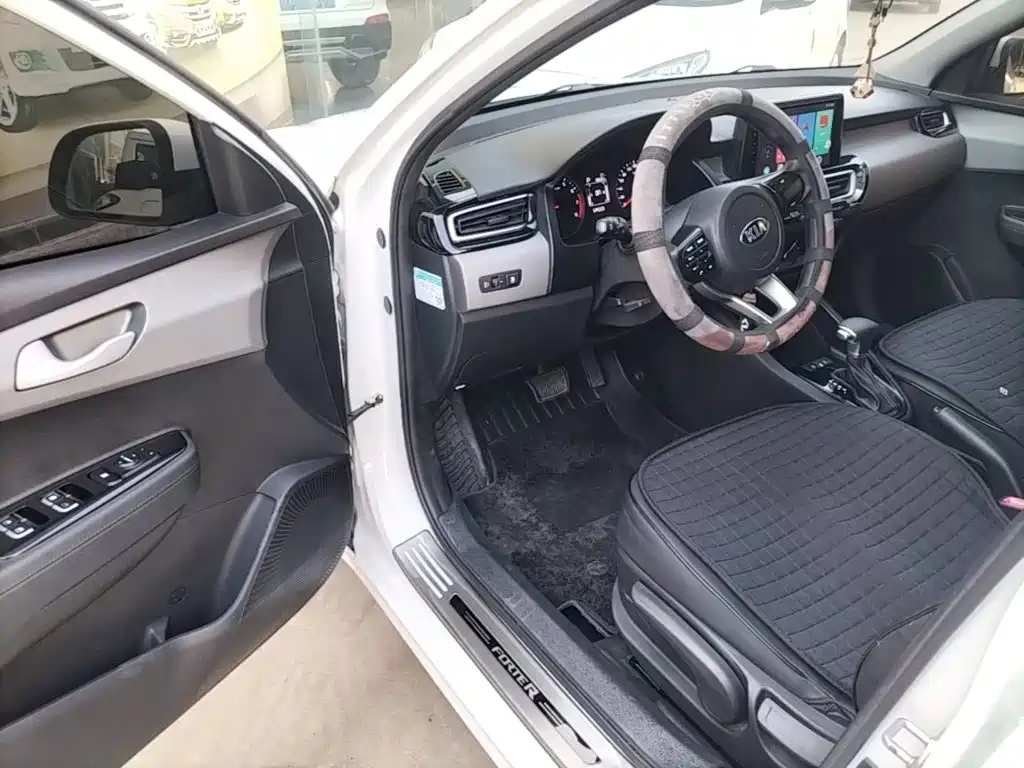 Kia Forte 2022 — фото 16