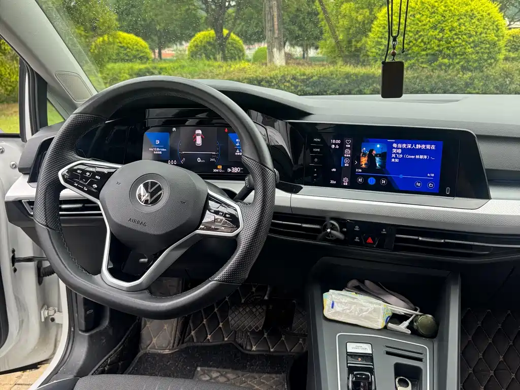 Volkswagen Golf 2023