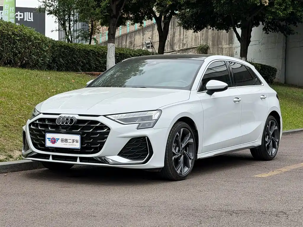 Audi A3 2025 — фото 1