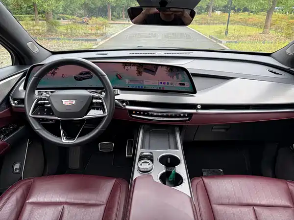 Cadillac XT5 2024