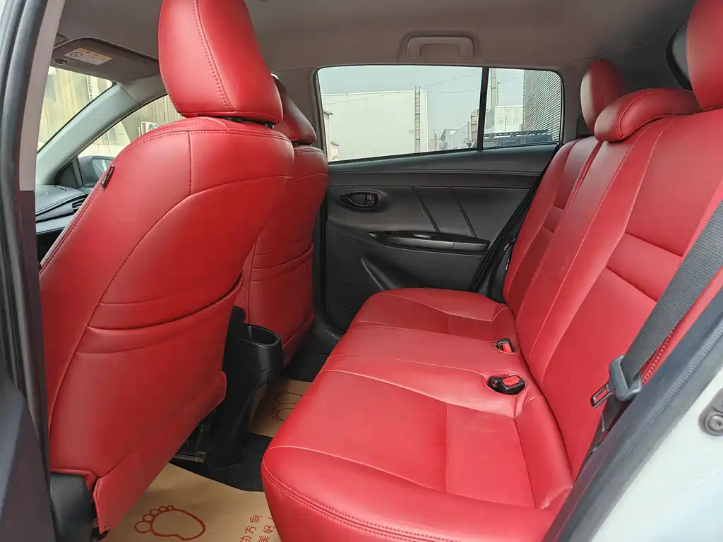 Toyota Yaris L 2023 — фото 8