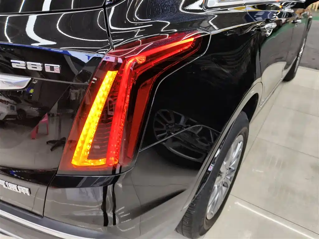 Cadillac XT5 2020 — фото 8