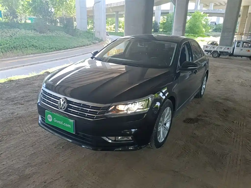 Volkswagen Passat 2018 — фото 1