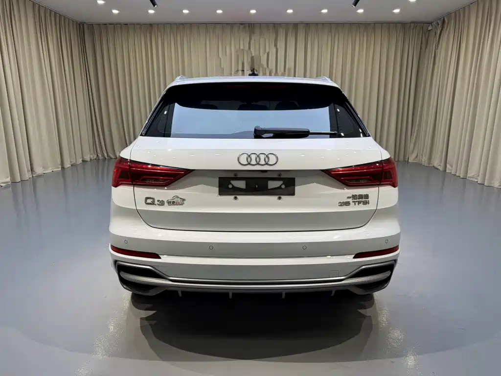 Audi Q3 2023 — фото 13