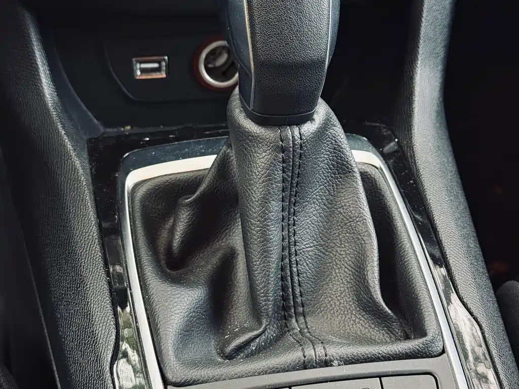 Peugeot 408 2015 — фото 26