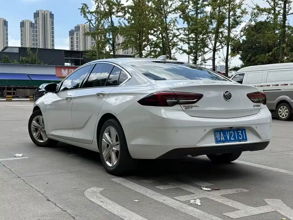 Buick Regal 2019 — фото 10