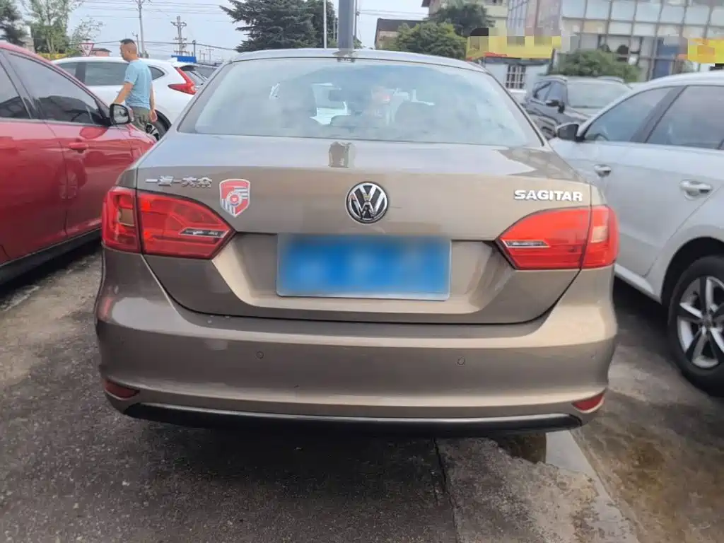 Volkswagen Sagitar 2014