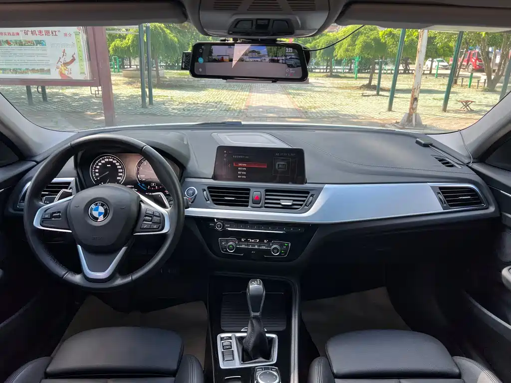 BMW 1 Series 2018 — фото 19