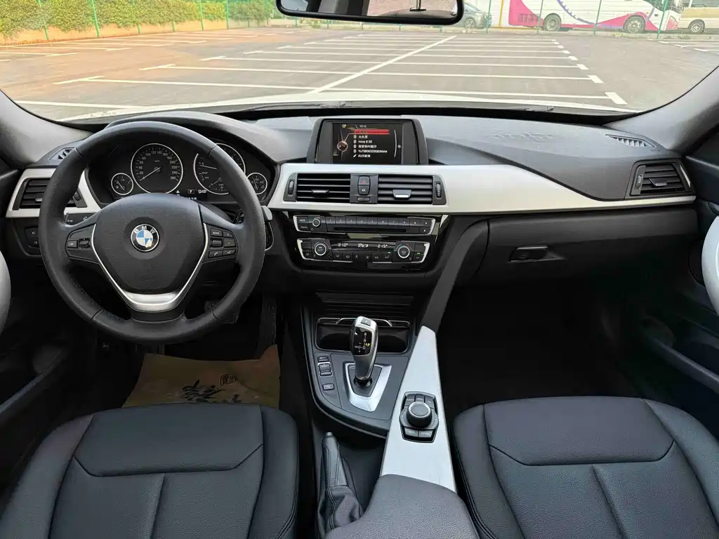 BMW 3 Series GT 2017 — фото 11