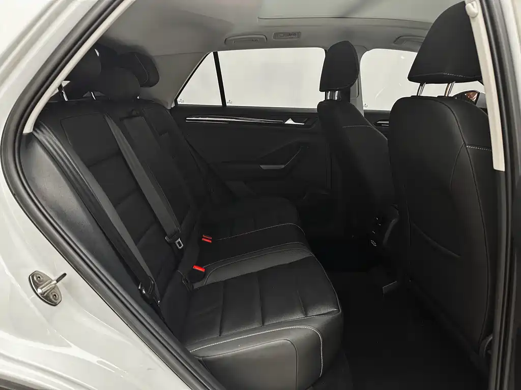 Volkswagen T-Roc 2022 — фото 23