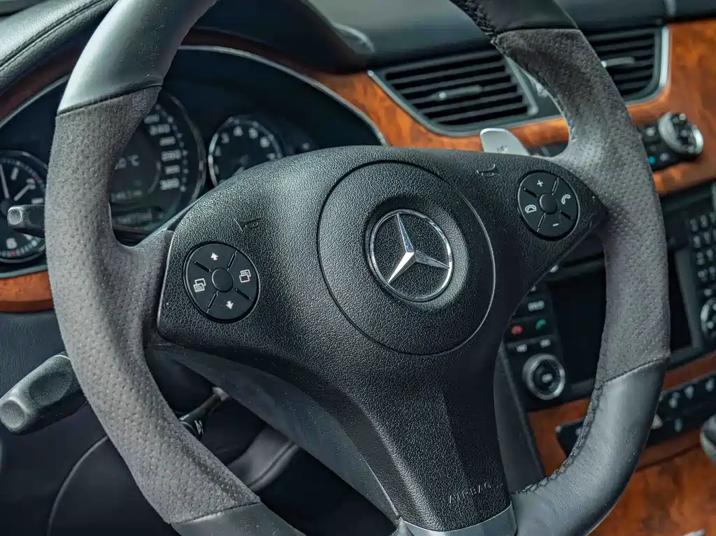 Mercedes-Benz CLS AMG 2010 — фото 10