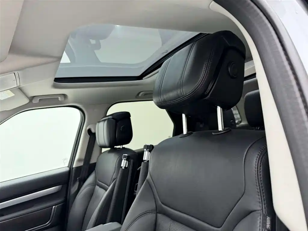 Land Rover Discovery 2020 — фото 16