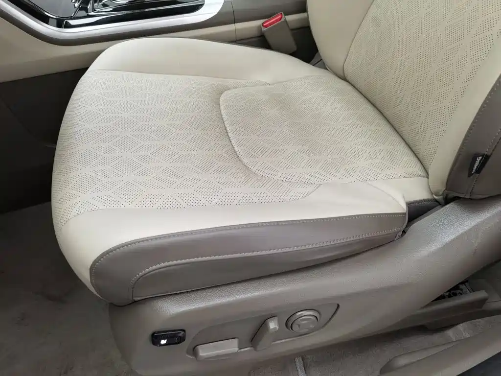 Kia Carnival 2022 — фото 20