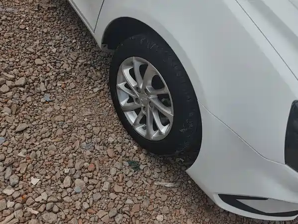 Geely Emgrand 2021