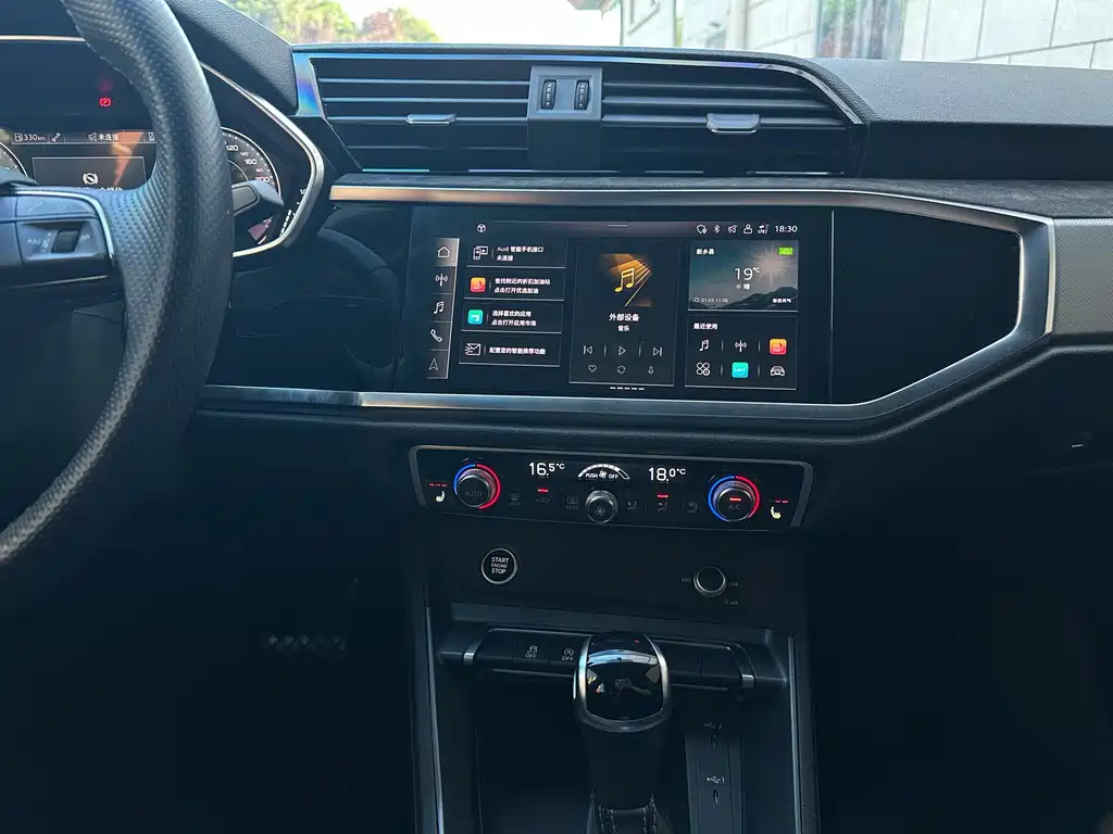 Audi Q3 Sportback 2023 — фото 10