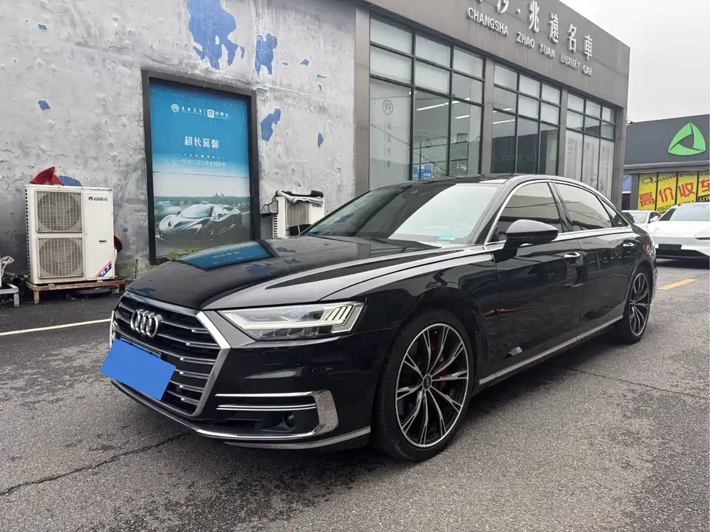 Audi A8 2019 — фото 1