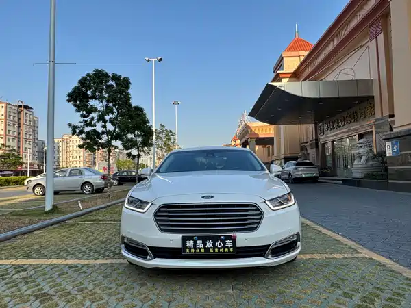 Ford Taurus 2015