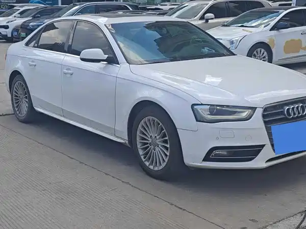 Audi A4L 2015