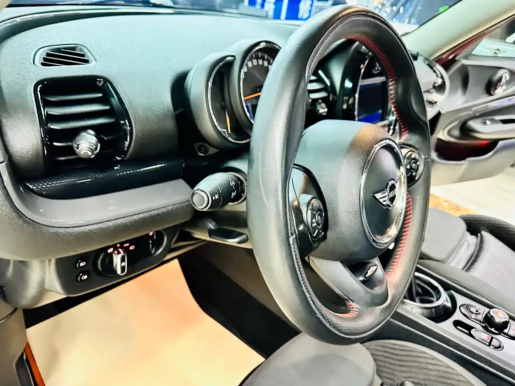 MINI Clubman 2017 — фото 19
