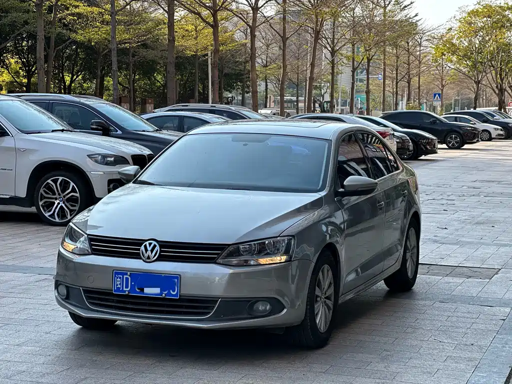 Volkswagen Sagitar 2014