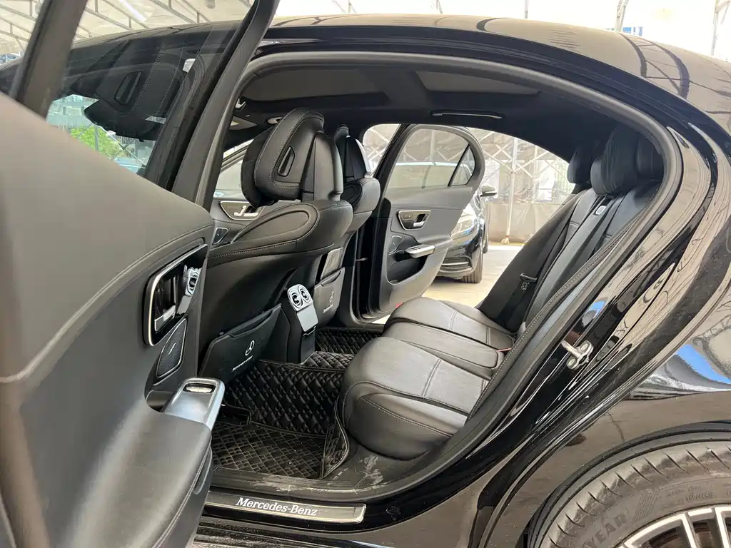 Mercedes-Benz C-Class 2024 — фото 17
