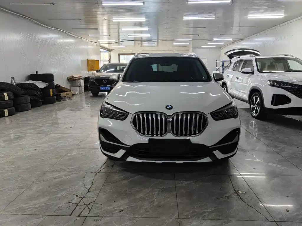 BMW X1 2022 — фото 2