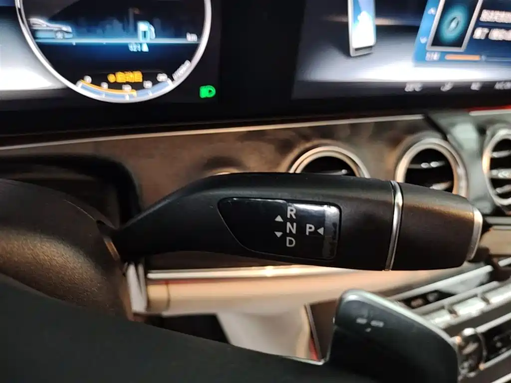 Mercedes-Benz E-Class 2019 — фото 14