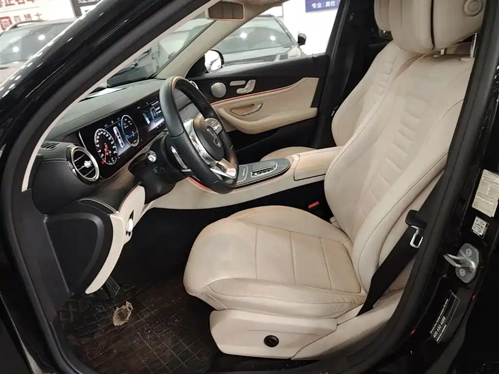 Mercedes-Benz E-Class 2019 — фото 15