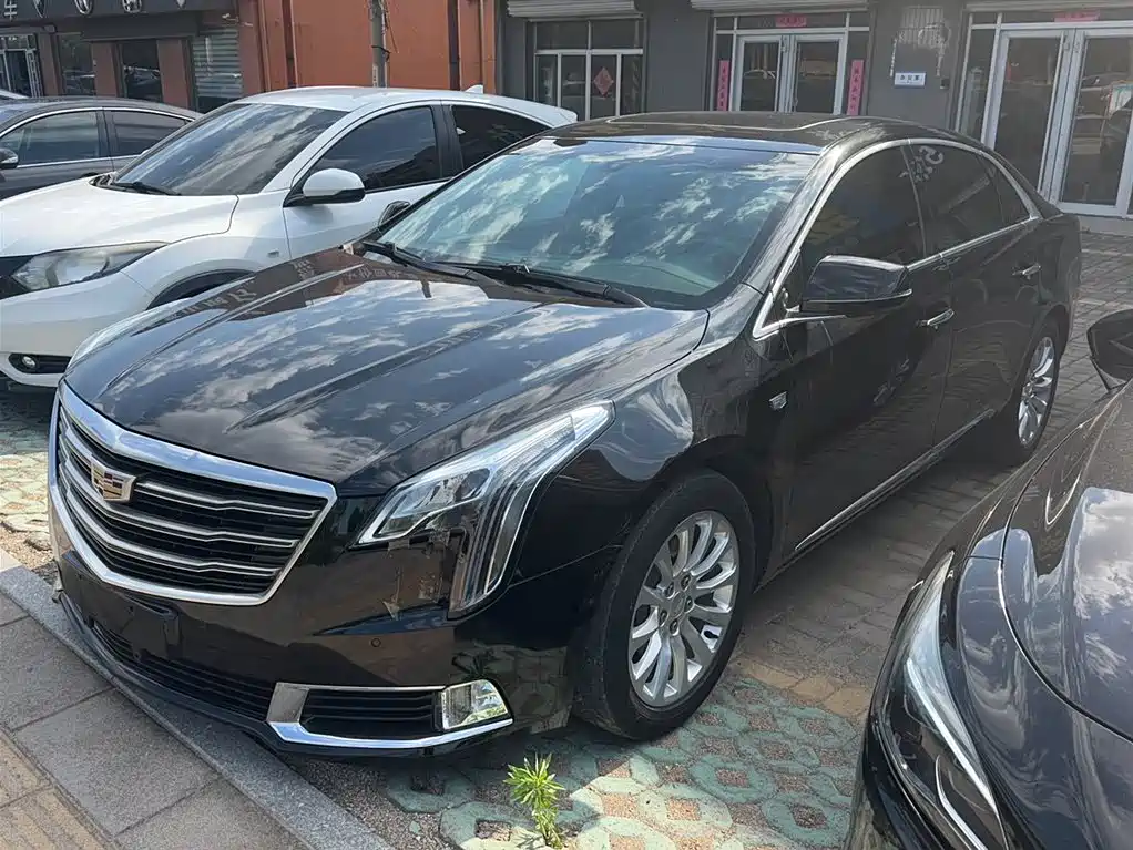 Cadillac XTS 2018 — фото 1