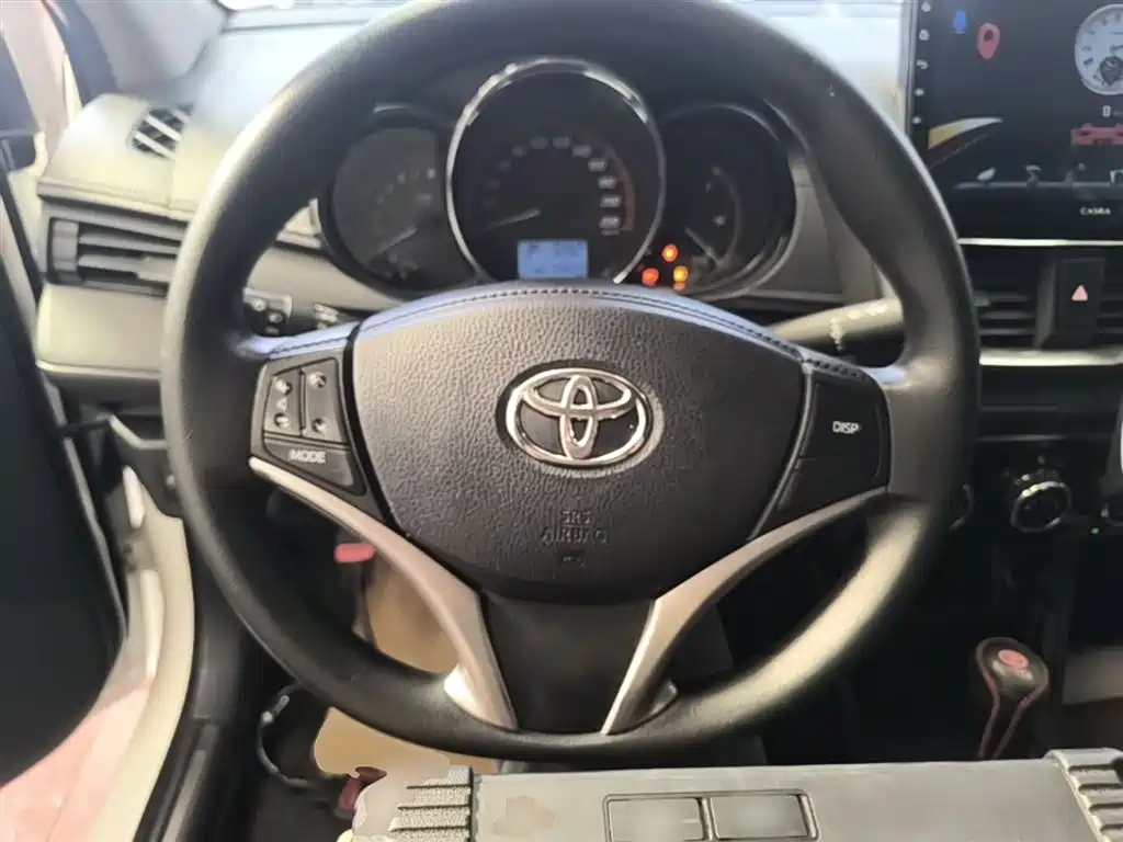 Toyota Yaris L 2021 — фото 11