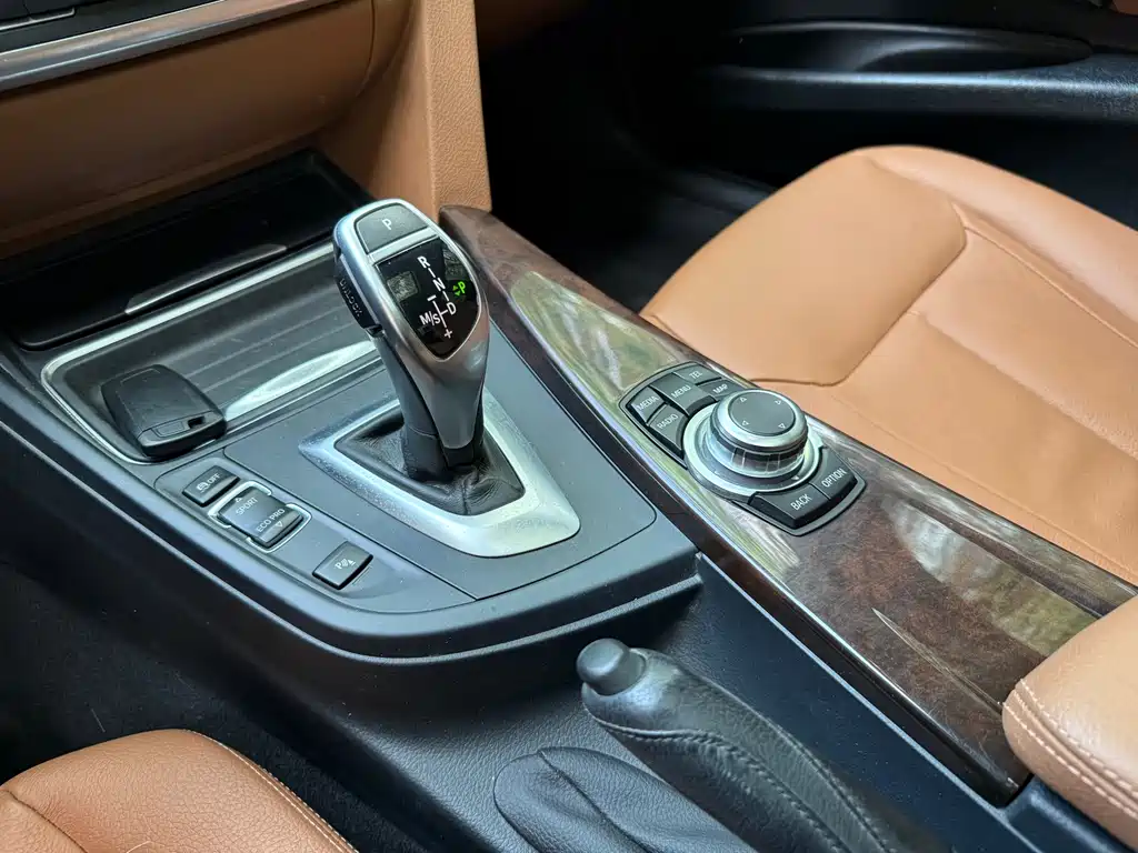 BMW 3 Series 2015 — фото 14