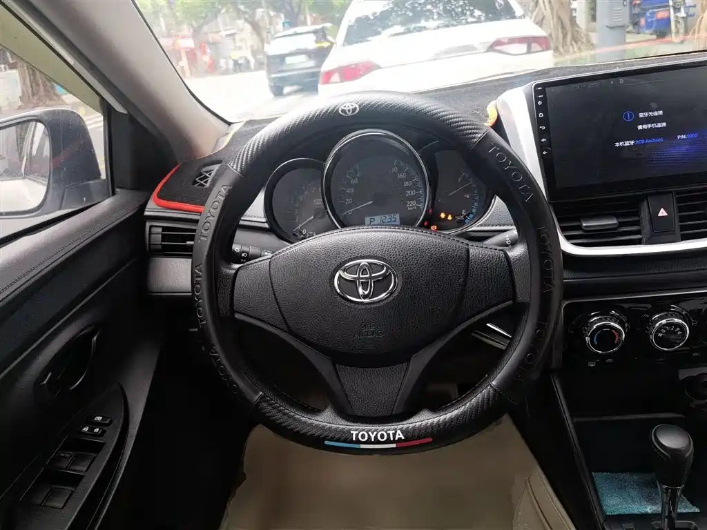 Toyota Yaris L 2019 — фото 6