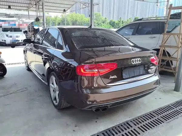 Audi A4L 2016