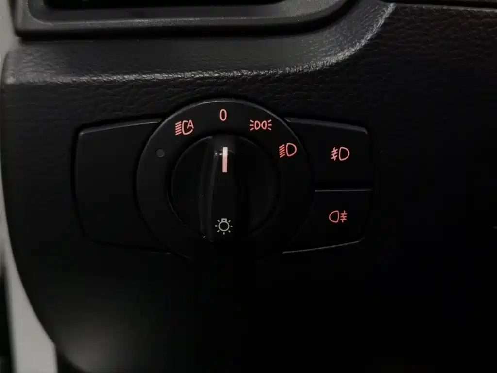 BMW X1 2012 — фото 21
