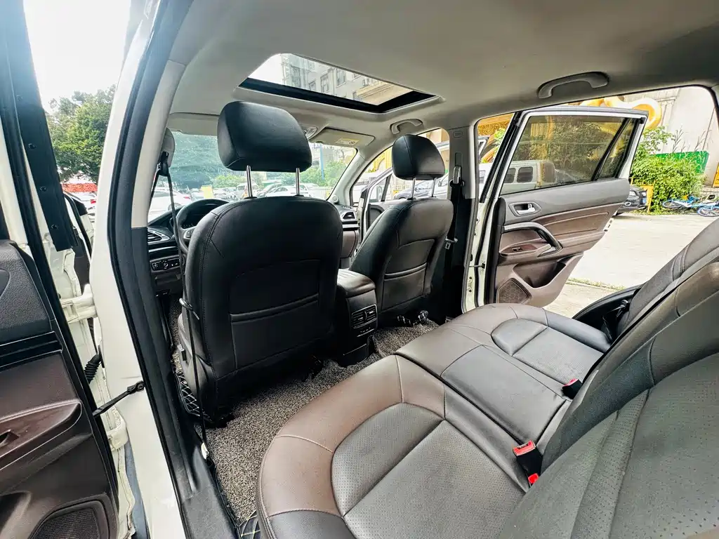 GAC Motor Trumpchi GS4 2017 — фото 12