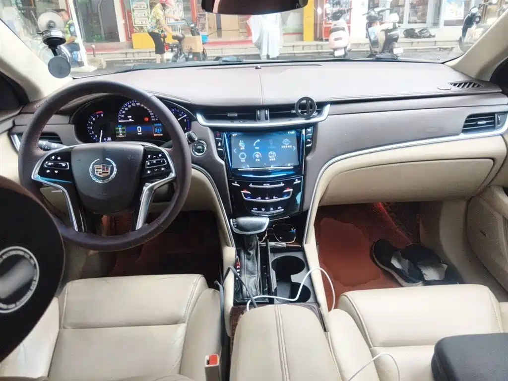 Cadillac XTS 2015 — фото 10