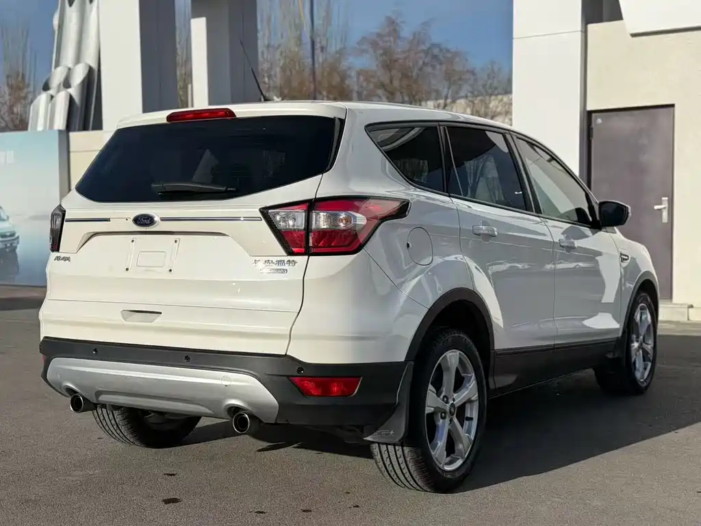 Ford Kuga 2017 — фото 9