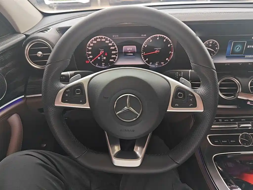 Mercedes-Benz E-Class 2018 — фото 11