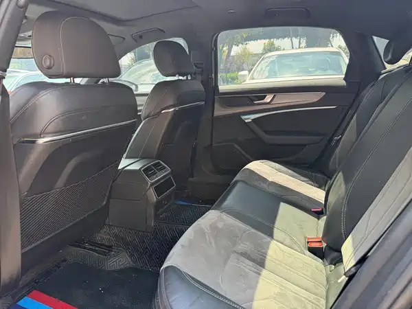 Audi A6L 2022