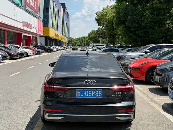 Audi A6L 2022