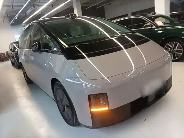 Li Auto MEGA 2024