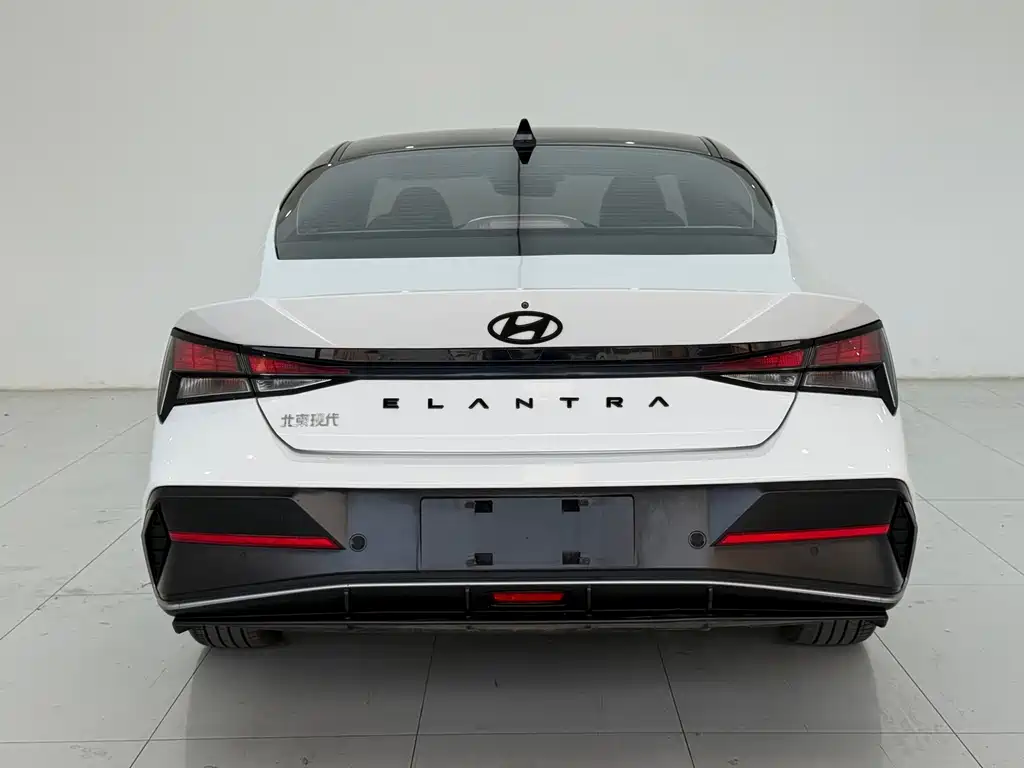 Hyundai Elantra 2024 — фото 12