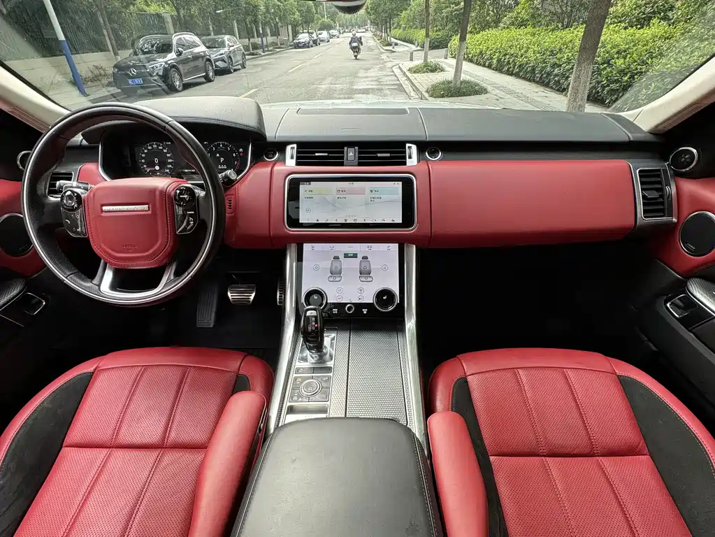 Land Rover Sport 2020 — фото 9